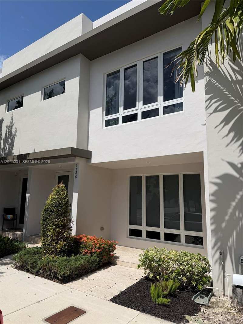 6440 NW 103rd Psge # 6440, Doral FL 33178