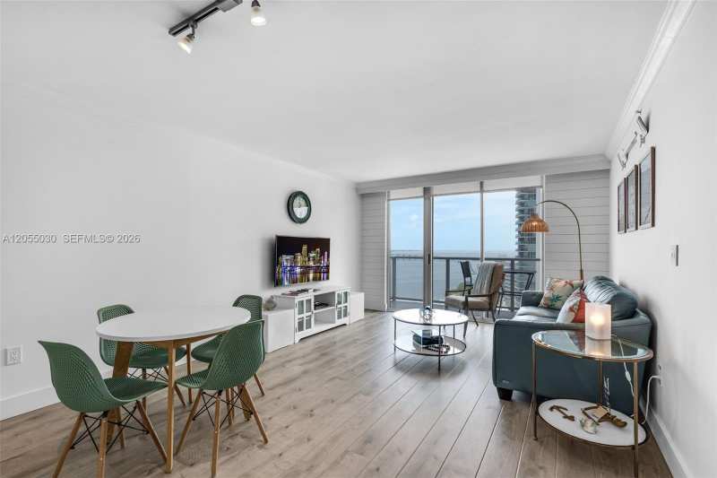 1155 Brickell Bay Dr # 2007, Miami FL 33131