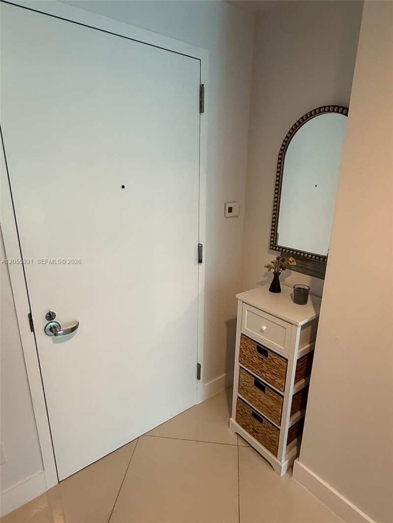 60 SW 13th St # 1418, Miami FL 33130