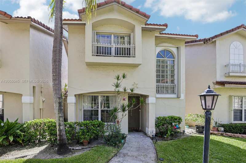 115 NW 108th Ave, Pembroke Pines FL 33026