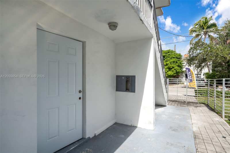 560 NE 63rd St, Miami FL 33138