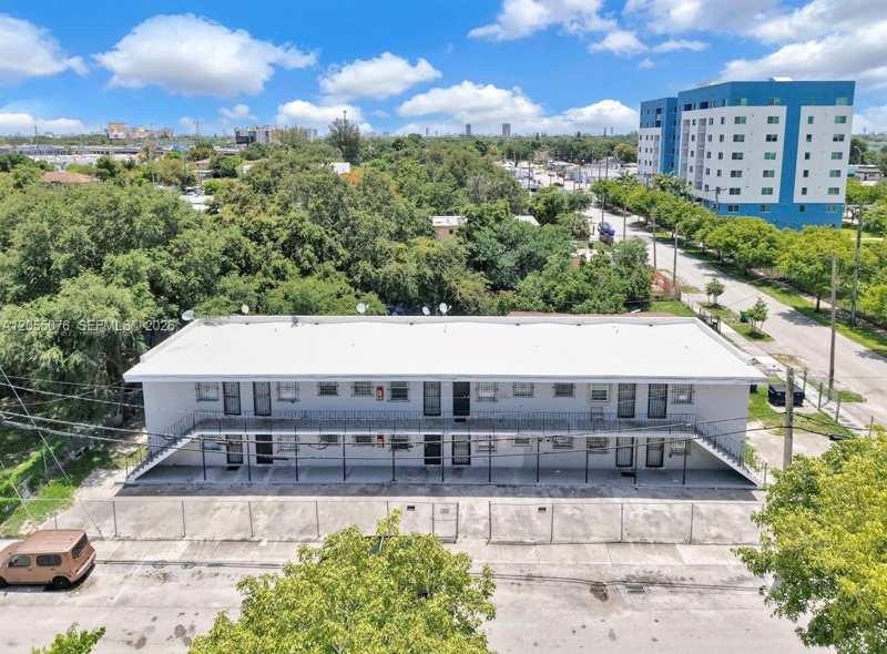 6901 NW 8th Ave, Miami FL 33150