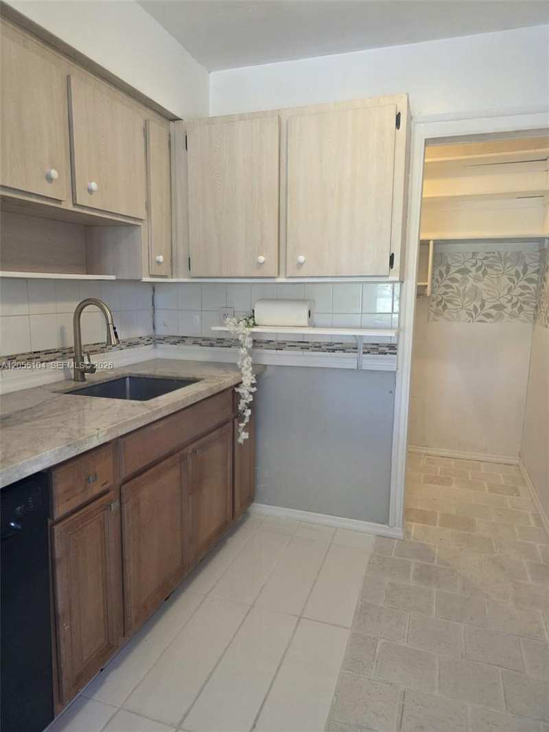 46 NW 14th Ct, Dania Beach FL 33004