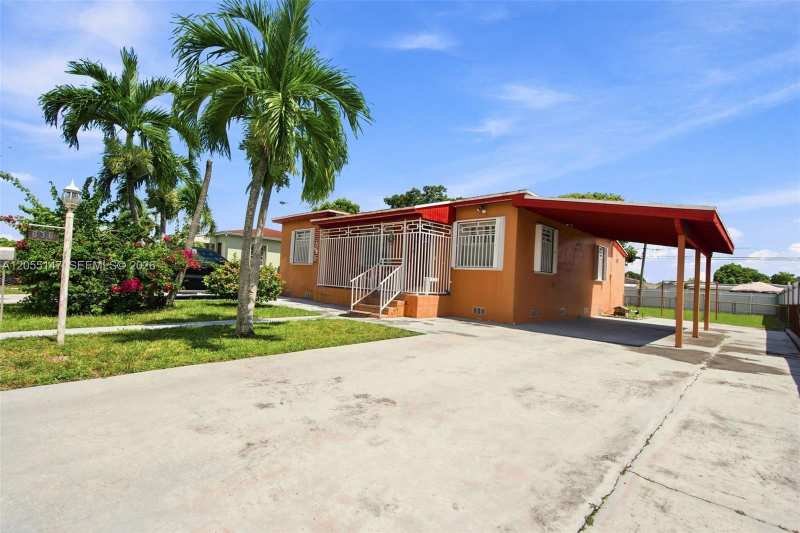 636 E 48th St, Hialeah FL 33013