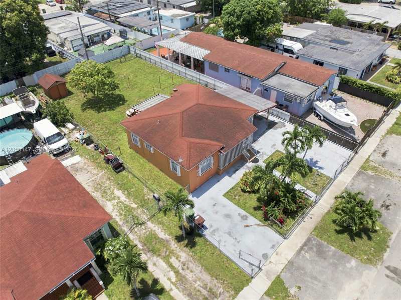 636 E 48th St, Hialeah FL 33013