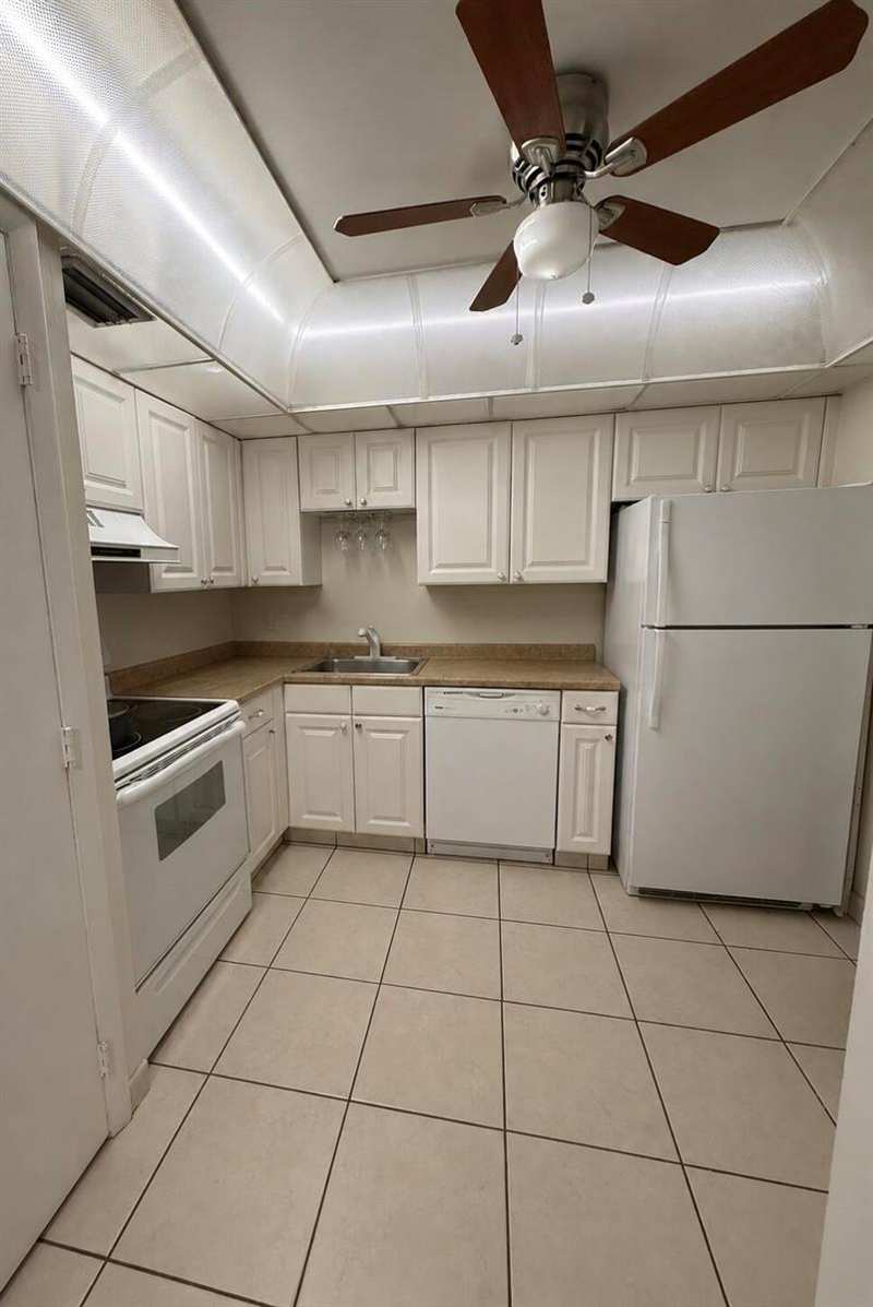 4168 INVERRARY Drive # 103, Lauderhill FL 33319