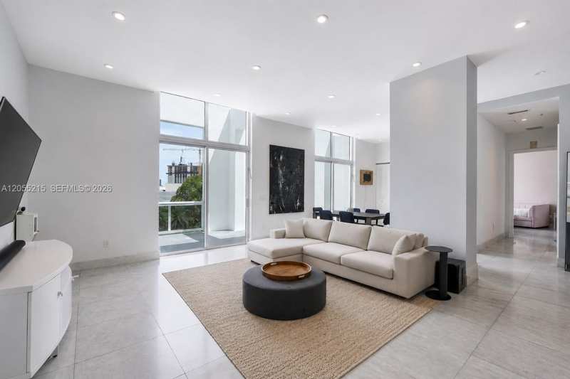 2001 Meridian Ave # 16, Miami Beach FL 33139