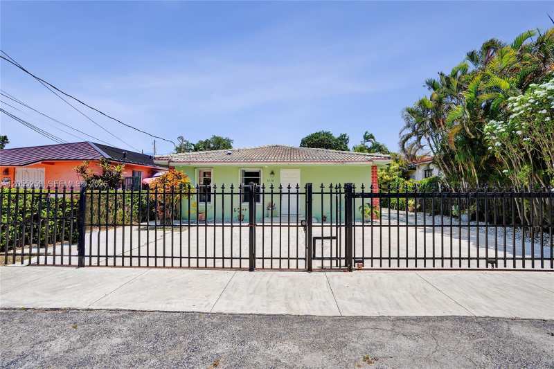 3170 SW 26th St, Miami FL 33133