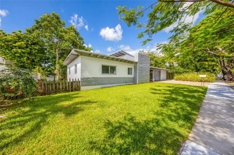 910 NE 81st St, Miami FL 33138