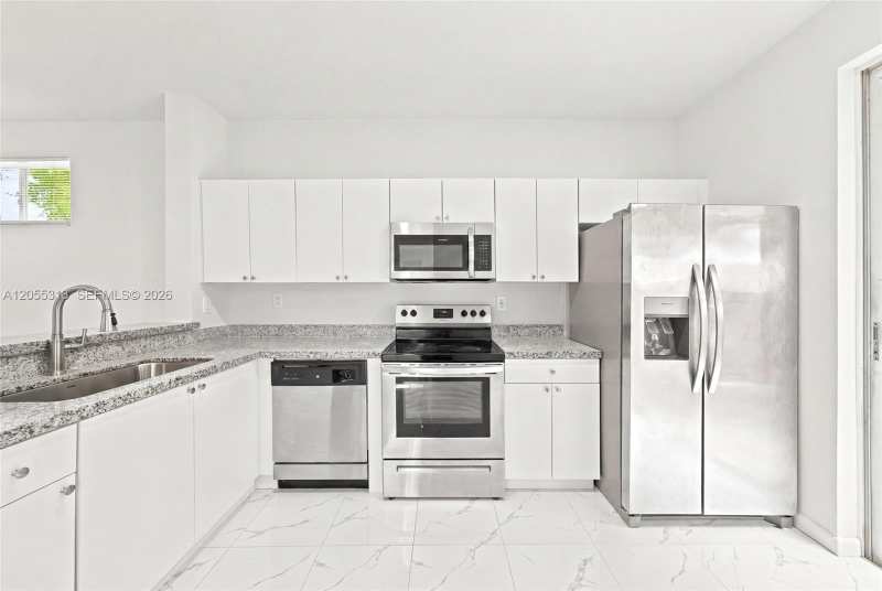 8684 NW 1st St # 0, Miami FL 33126