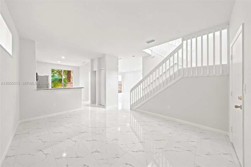 8684 NW 1st St # 0, Miami FL 33126