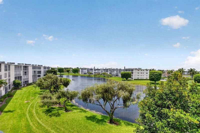 4022 Hythe B, Boca Raton FL 33434