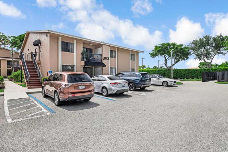 6043 10th Avenue N # 129, FL 33463
