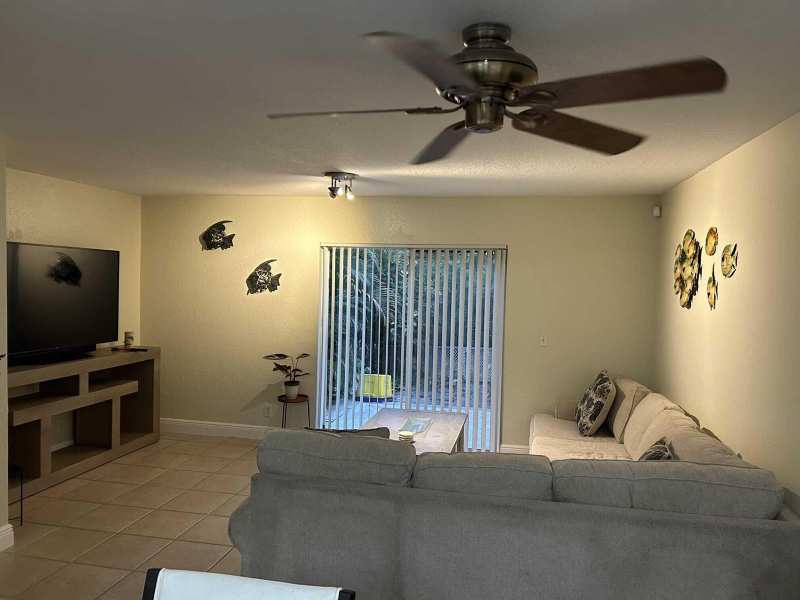 822 SUMMIT LAKE Drive, West Palm Beach FL 33406