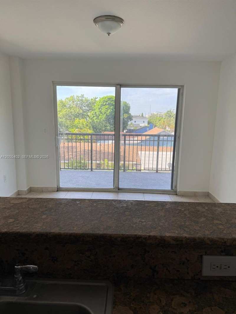 2647 NW 25th ave # 304, Miami FL 33142