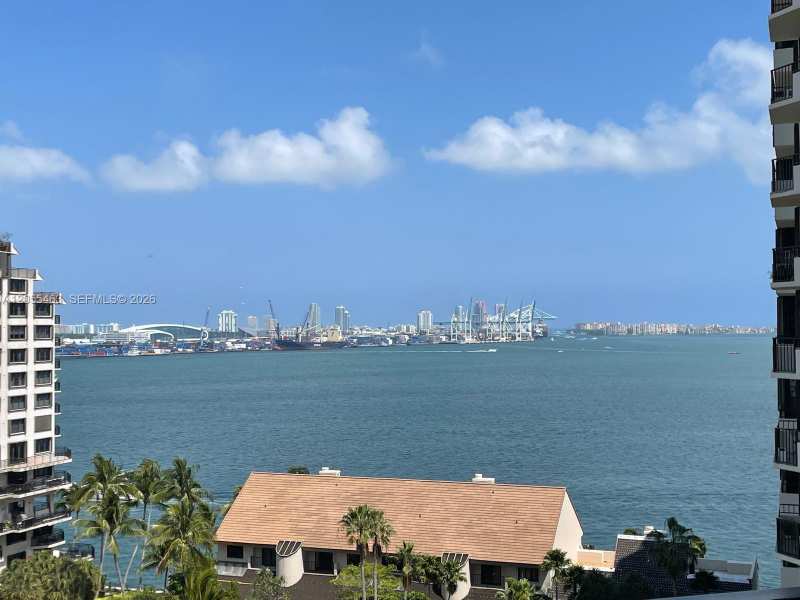 520 Brickell Key Dr # A1216, Miami FL 33131