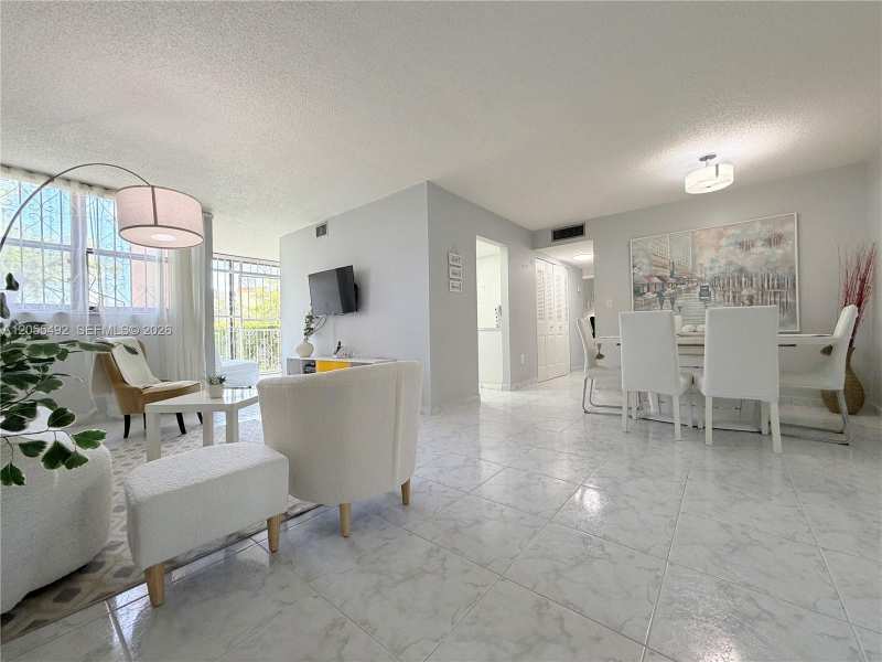 9410 W Flagler St # 102, Miami FL 33174
