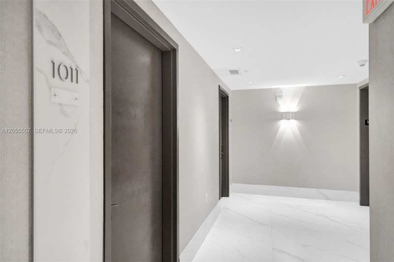 400 Alton Rd # 1011, Miami Beach FL 33139