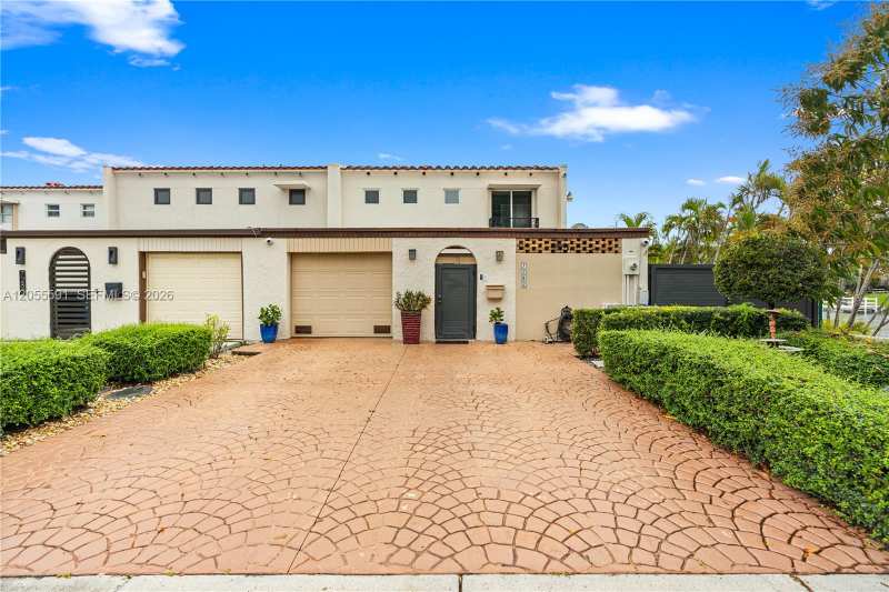 7282 Jacaranda Ln, Miami Lakes FL 33014