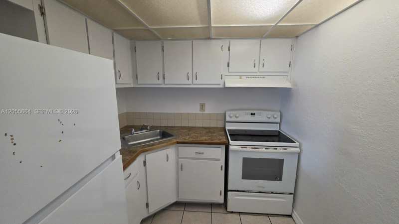 4550 NW 9th St # 308E, Miami FL 33126