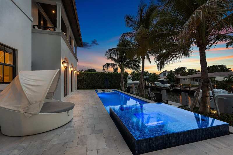 4001 NE 24TH Avenue, Lighthouse Point FL 33064