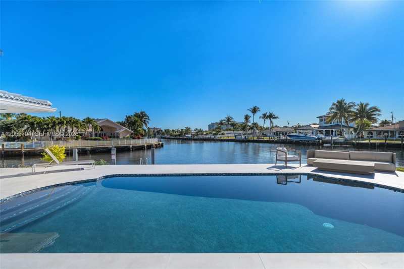 670 SE 7th Ave, Pompano Beach FL 33060