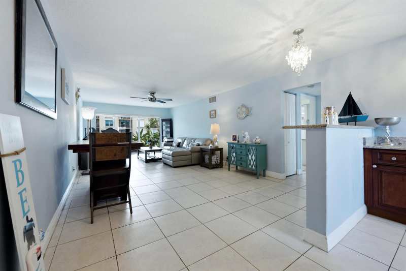 200 Waterway Drive S # 309, Lantana FL 33462