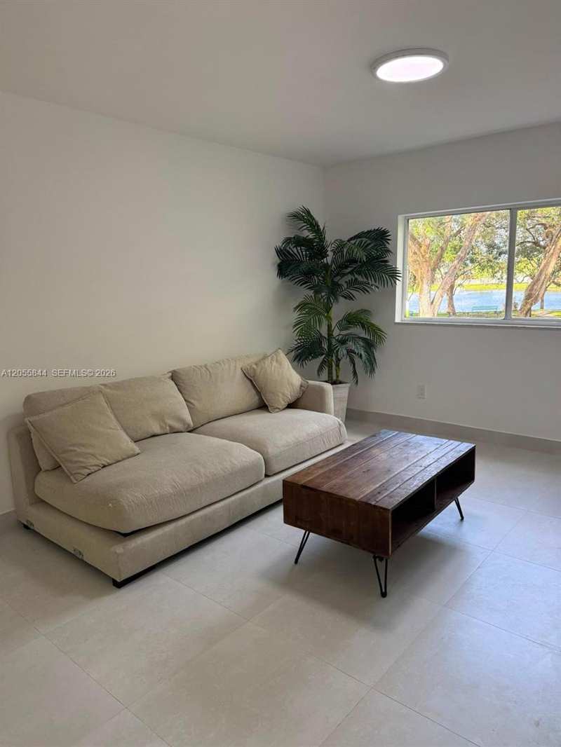 3680 N 56th Ave # 823, Hollywood FL 33021