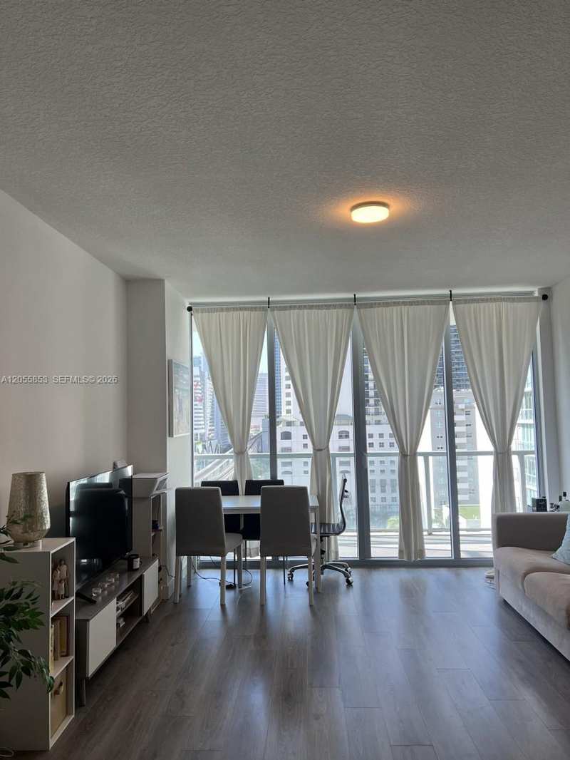 79 SW 12th St, Miami FL 33130