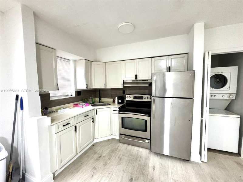1525 NE 135th St # 4, North Miami FL 33161
