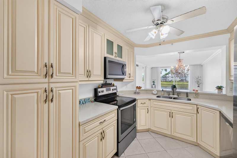 9551 Weldon Circle # E212, Tamarac FL 33321