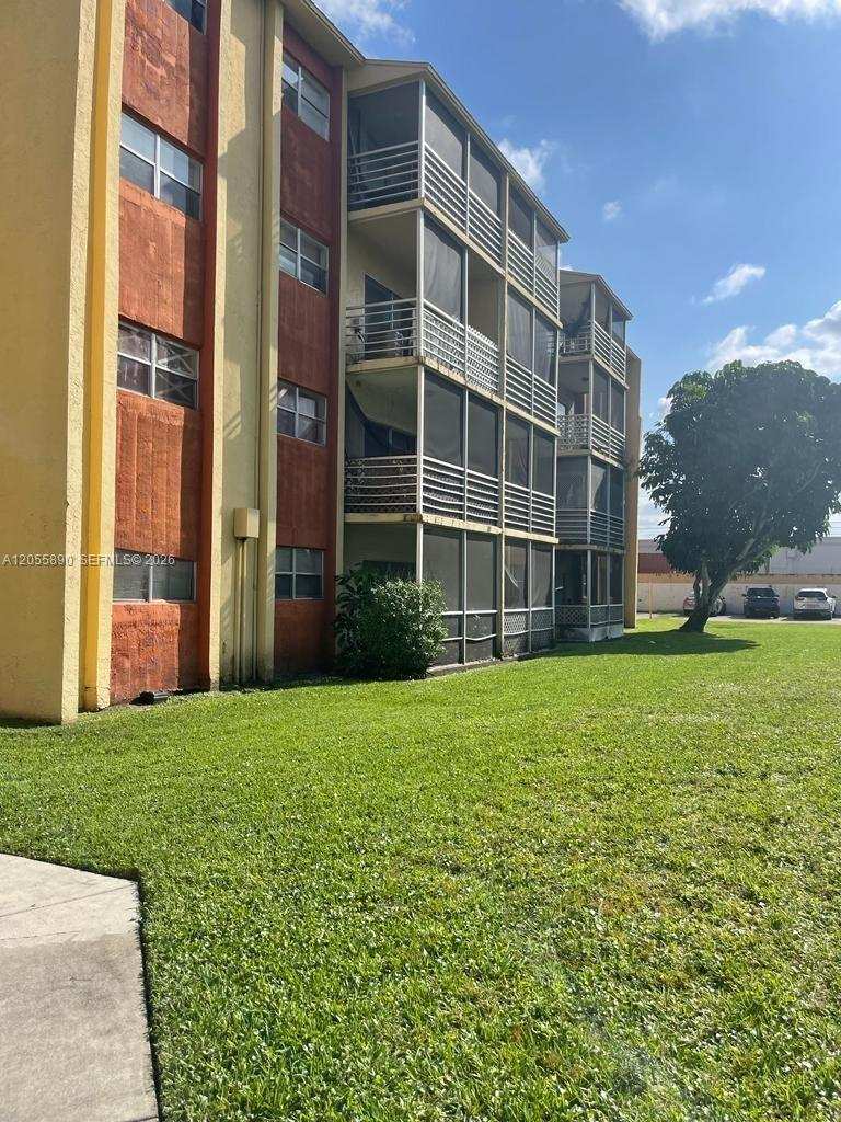 3610 NW 21st St # 311, Lauderdale Lakes FL 33311