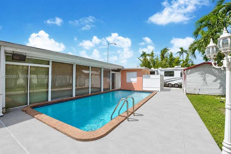 8675 SW 29th St, Miami FL 33155