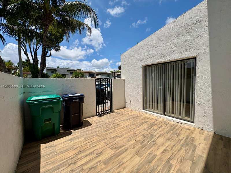 6979 SW 110th Ct, Miami FL 33173