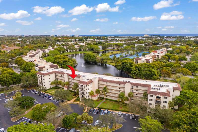 2105 LAVERS Circle # 403, Delray Beach FL 33444