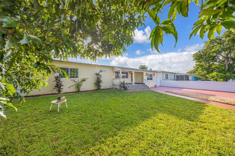 5862 W 2nd Ct, Hialeah FL 33012