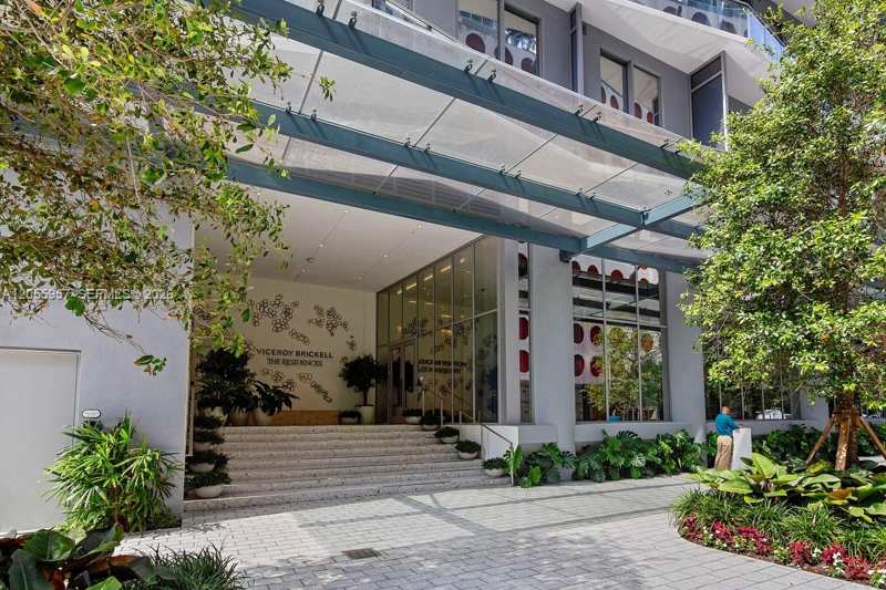77 SE 5th Street # 3902, Miami FL 33131