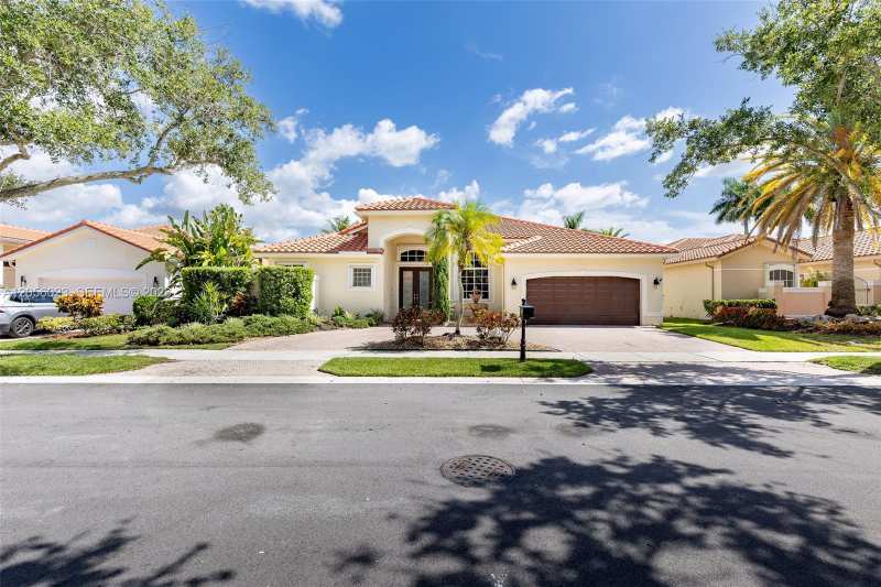 1359 Ginger Cir, Weston FL 33326