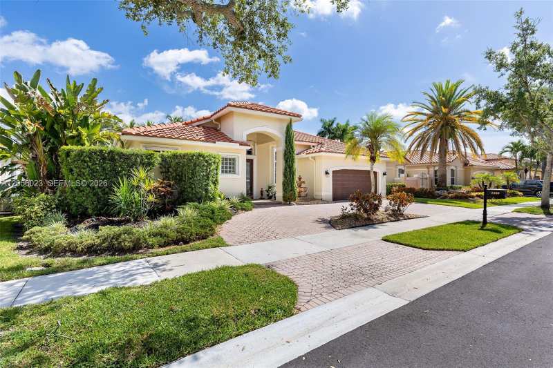1359 Ginger Cir, Weston FL 33326