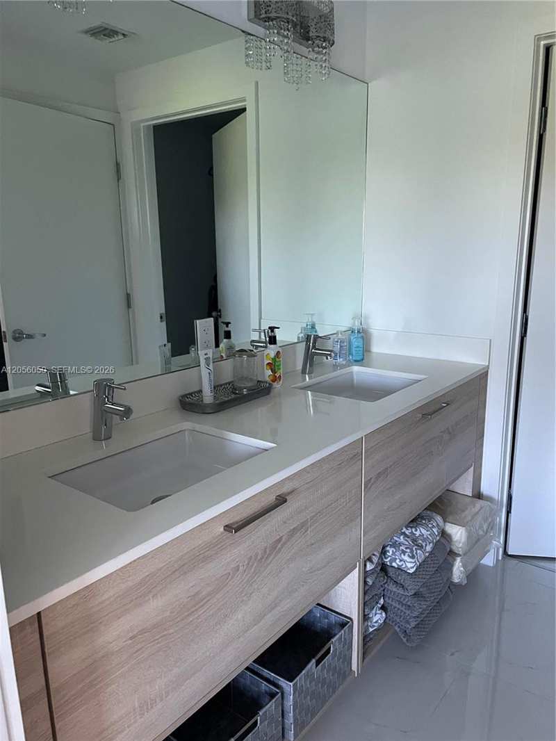 16385 Biscayne Blvd # 316, North Miami Beach FL 33160