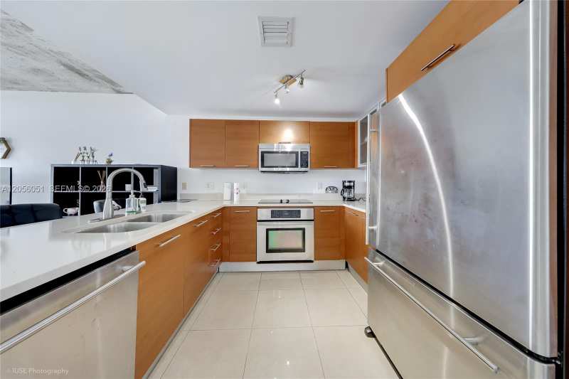 MIDBLOCK MIAMI CONDO