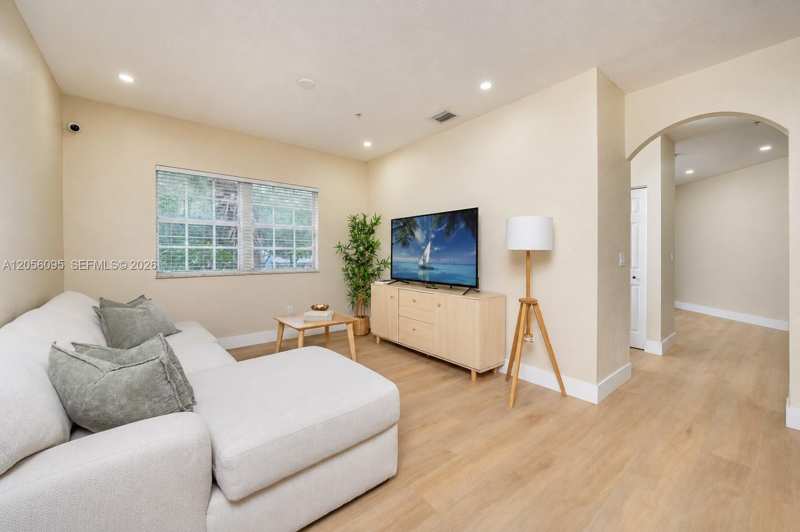 5600 NW 114th Pl # 209, Doral FL 33178