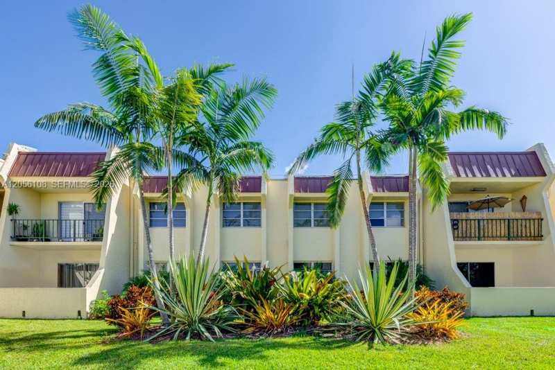 14036 SW 90th Ave, Miami FL 33176