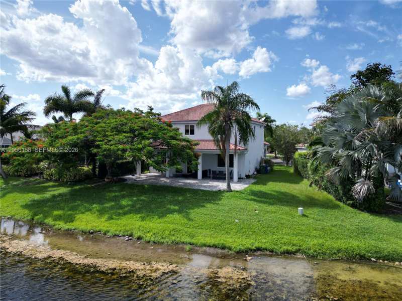 1216 Chinaberry Dr, Weston FL 33327