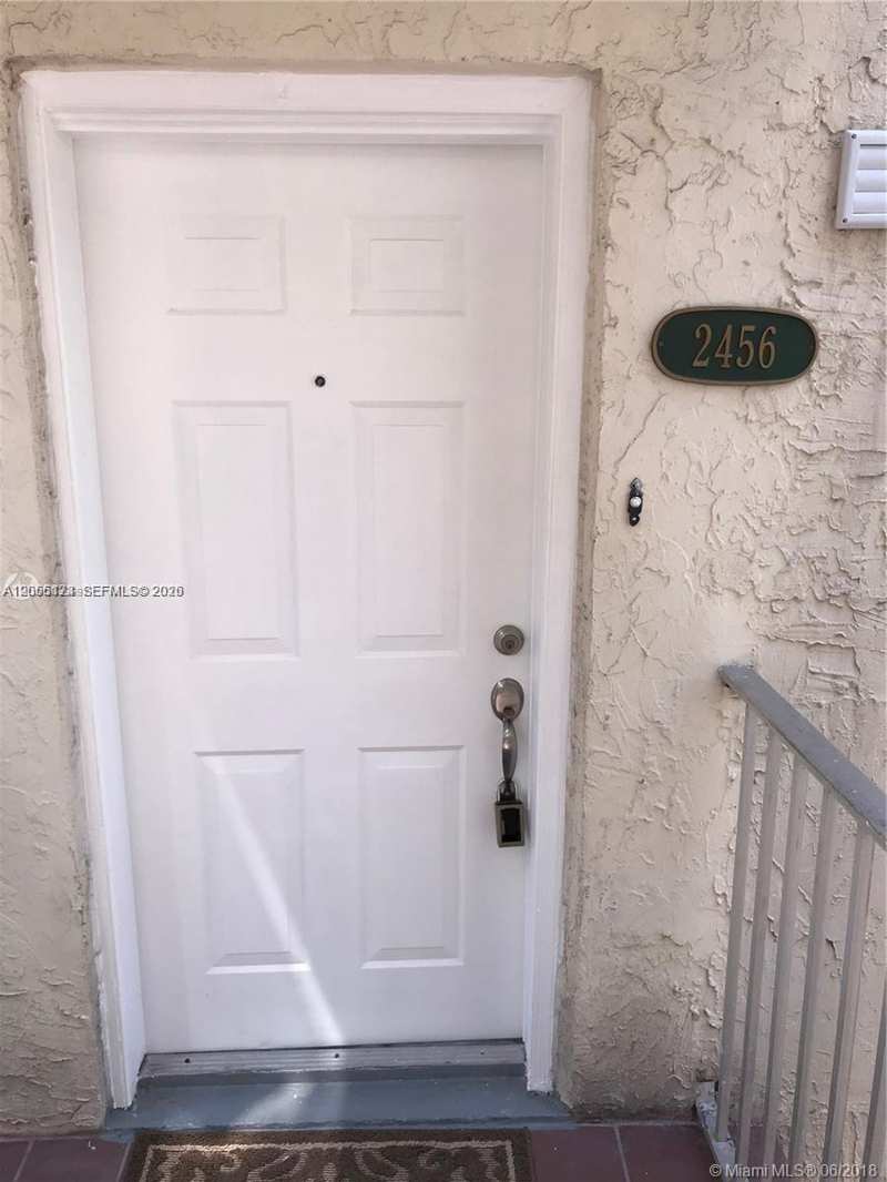 10000 NW 80th Ct # 2456, Hialeah Gardens FL 33016
