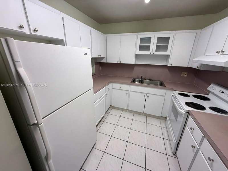 6070 W 19th Ave # 112, Hialeah FL 33012