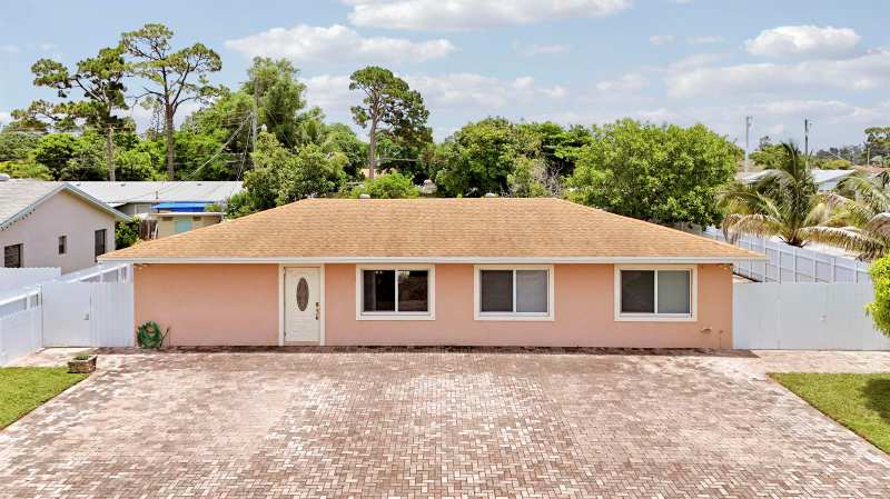2488 Pineway Drive, West Palm Beach FL 33415