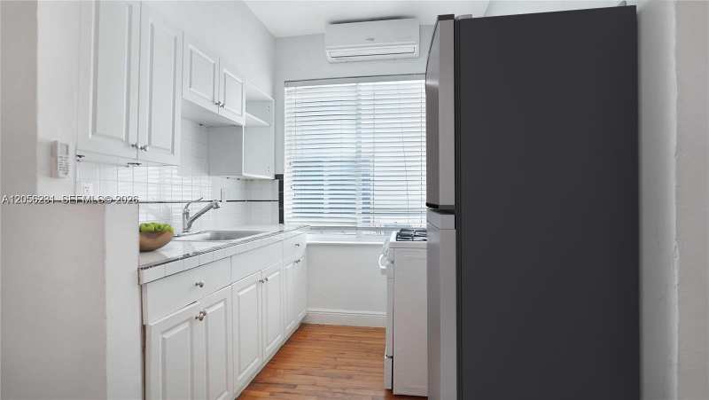 7936 Harding Ave, Miami Beach FL 33141