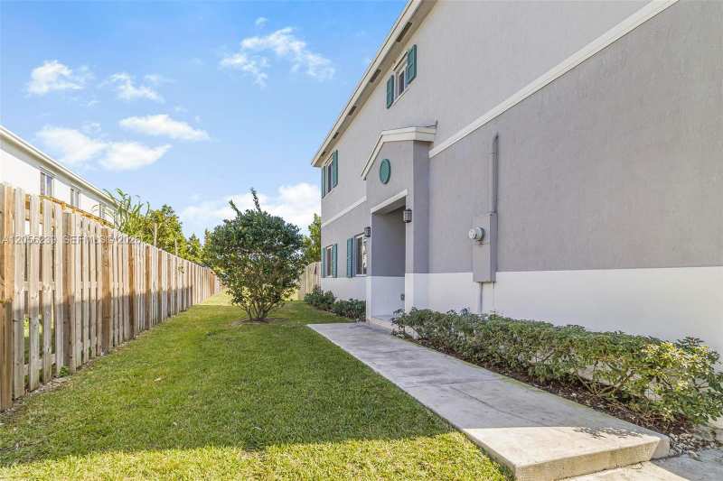 417 NW 12th Pl, Florida City FL 33034