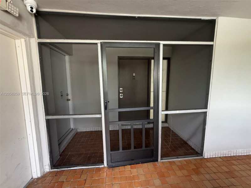 1670 NE 191st St # 3, Miami FL 33179